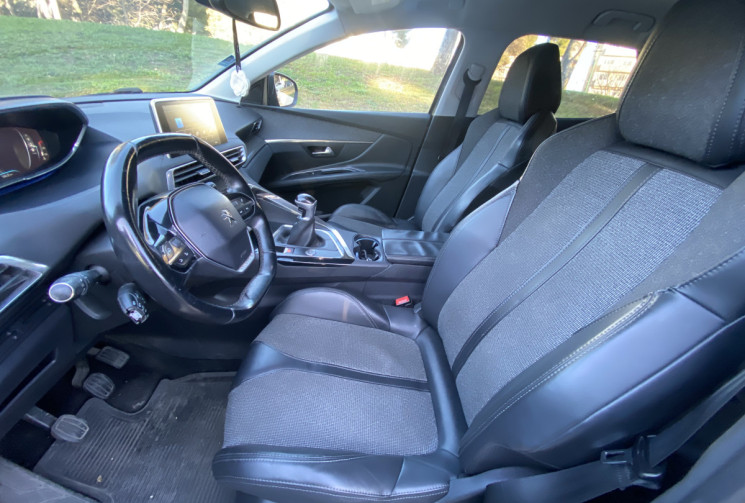 Peugeot 3008 II 1.6 BlueHDi ALLURE 120CH / VÉHICULE SUIVI / VÉHICULE FRANÇAIS