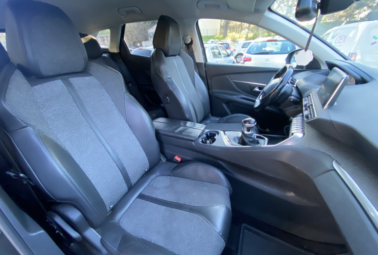 Peugeot 3008 II 1.6 BlueHDi ALLURE 120CH / VÉHICULE SUIVI / VÉHICULE FRANÇAIS