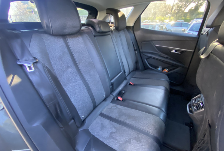 Peugeot 3008 II 1.6 BlueHDi ALLURE 120CH / VÉHICULE SUIVI / VÉHICULE FRANÇAIS