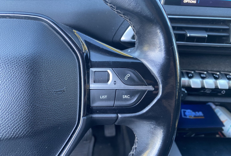 Peugeot 3008 II 1.6 BlueHDi ALLURE 120CH / VÉHICULE SUIVI / VÉHICULE FRANÇAIS