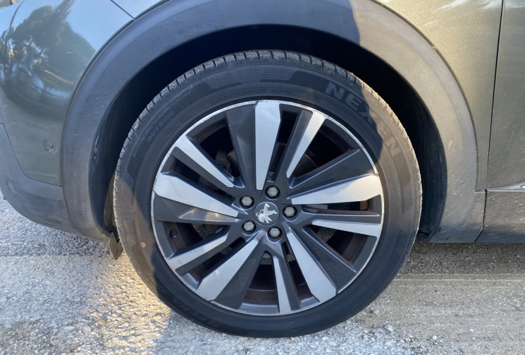 Peugeot 3008 II 1.6 BlueHDi ALLURE 120CH / VÉHICULE SUIVI / VÉHICULE FRANÇAIS