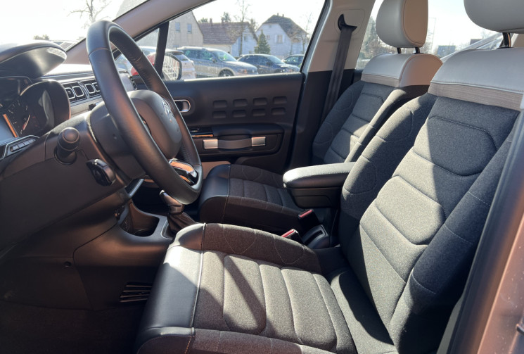 Citroën C3 1.2 PureTech110 SHINE EAT6