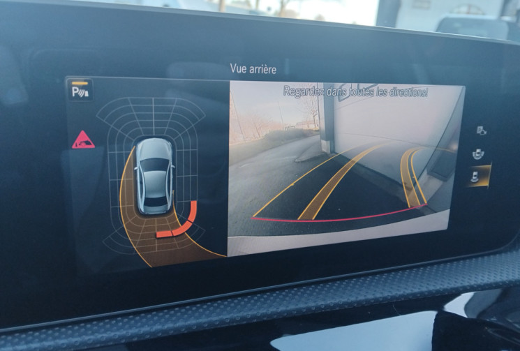 Mercedes CLASSE A BERLINE   200 AMG Line 8G-DCT – 150 ch – Toit ouvrant – Suivi mercedes