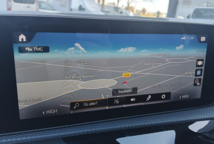 Mercedes CLASSE A BERLINE   200 AMG Line 8G-DCT – 150 ch – Toit ouvrant – Suivi mercedes