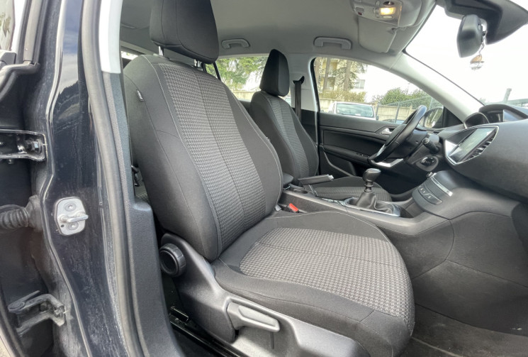 Peugeot 308 1.5 BLUEHDI / 130 CH 