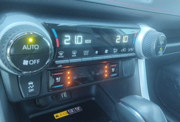 Toyota RAV4  306cv AWD COLLECTION - Première main - TO - Caméra 360