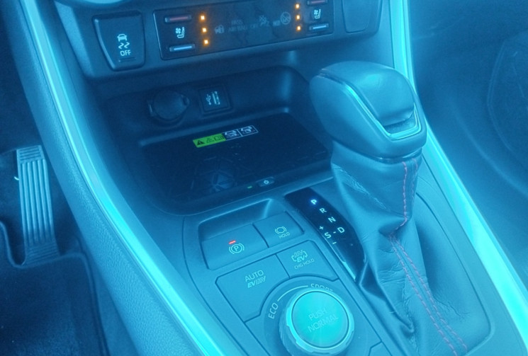 Toyota RAV4  306cv AWD COLLECTION - Première main - TO - Caméra 360