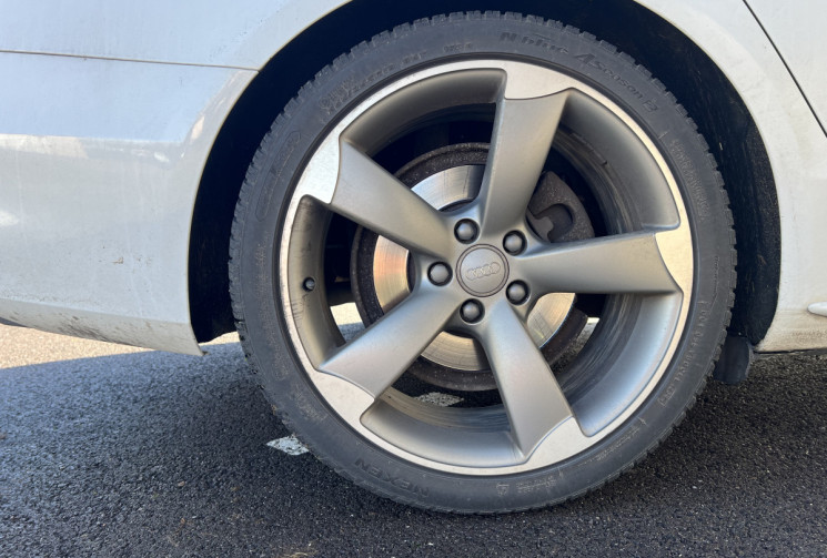 Audi A4  Phase 2 Avant Quattro S-LINE 3.0 TDi V6 S-Tronic7 245 cv Boîte auto