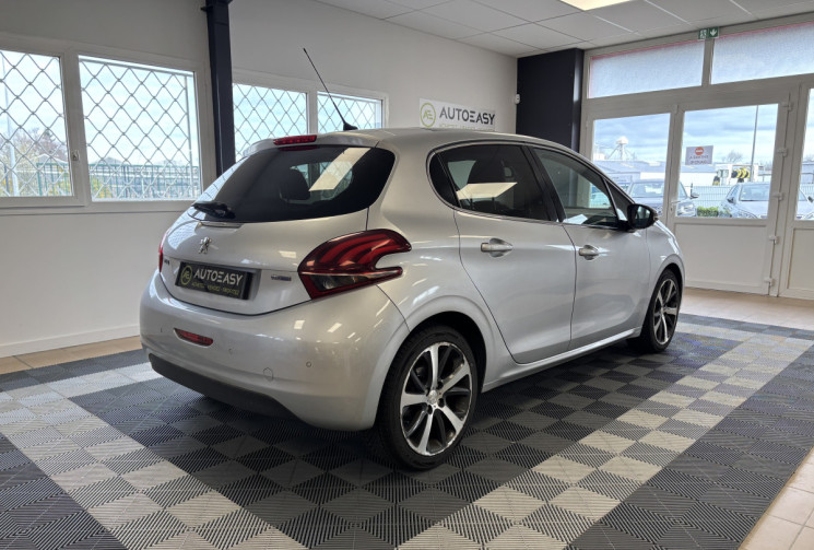 Peugeot 208 PHASE 2 1.6 BLUEHDI 100 FELINE / KIT DISTRIBUTION A JOUR