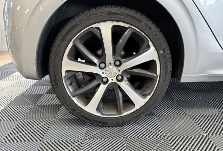 Peugeot 208 PHASE 2 1.6 BLUEHDI 100 FELINE / KIT DISTRIBUTION A JOUR