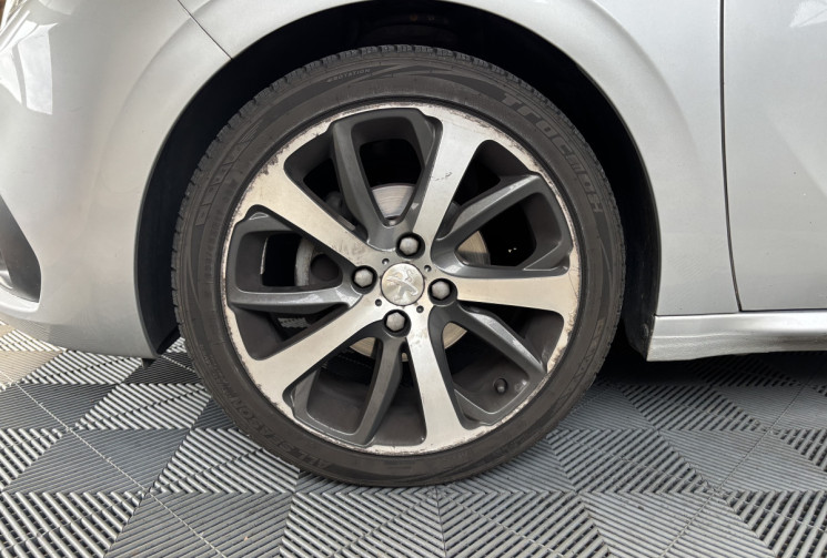 Peugeot 208 PHASE 2 1.6 BLUEHDI 100 FELINE / KIT DISTRIBUTION A JOUR