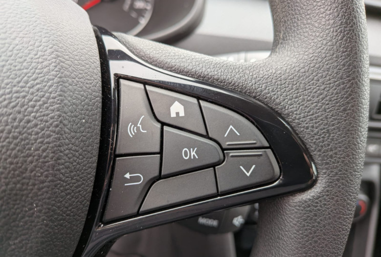 Dacia Sandero  III ECO 1.0 TCe 100 ESSENTIAL / 1ERE MAIN / GARANTIE CONSTRUCTEUR 