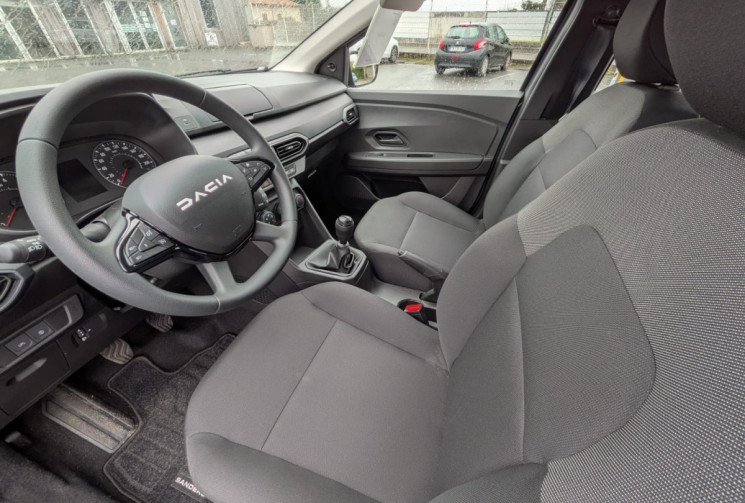 Dacia Sandero  III ECO 1.0 TCe 100 ESSENTIAL / 1ERE MAIN / GARANTIE CONSTRUCTEUR 