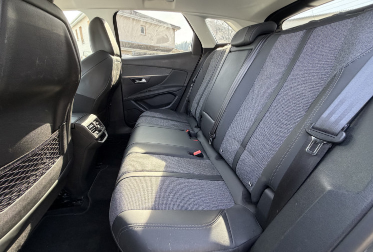 Peugeot 3008 130 CH / ALLURE 