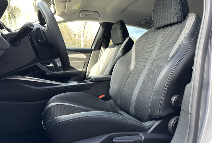 Peugeot 308 ALLURE Pack 1.5 HDI 130 EAT8 / Camera / Carplay / Lumière ambiance / FULL Entretien  