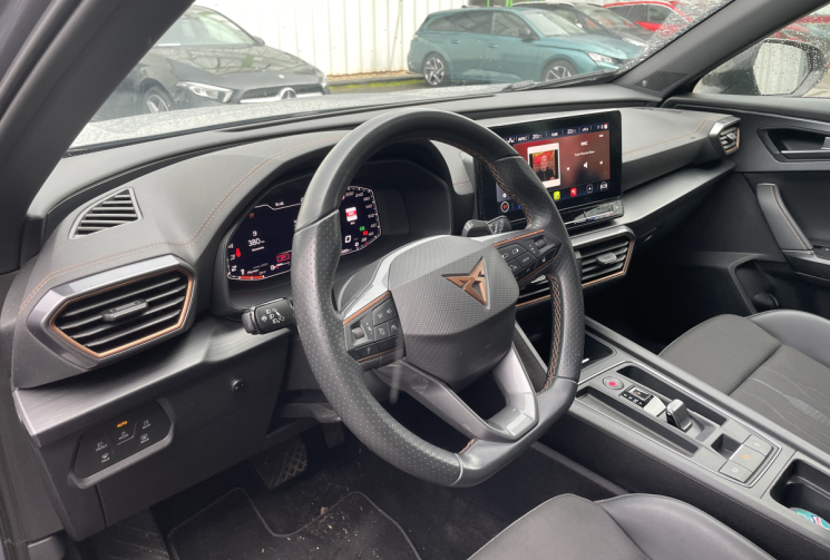 CUPRA Formentor 1.5 TSI 150 ch DSG7 V Sieges/Volant Chauffants* sièges électriques * état neuf 