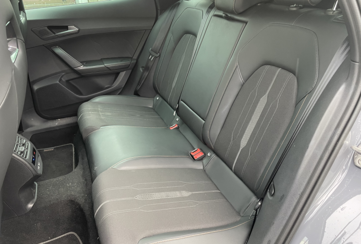 CUPRA Formentor 1.5 TSI 150 ch DSG7 V Sieges/Volant Chauffants* sièges électriques * état neuf 