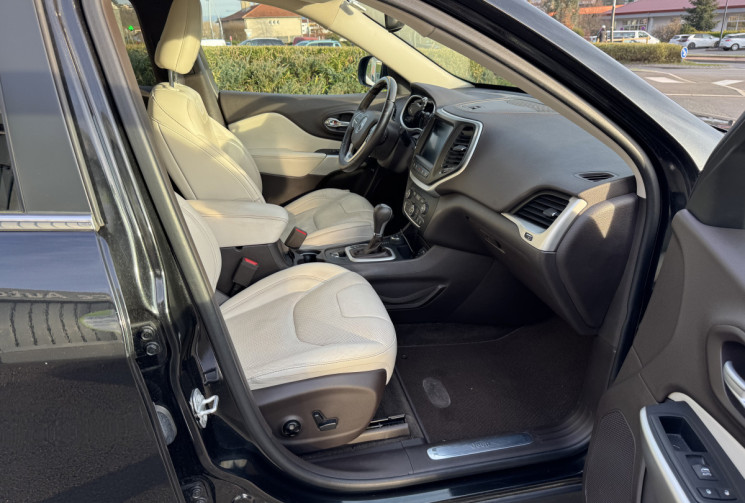 Jeep Cherokee  2.2 CRD 200 ch Boîte auto 4X4 Overland