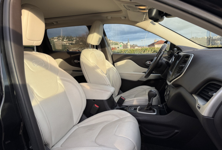 Jeep Cherokee  2.2 CRD 200 ch Boîte auto 4X4 Overland