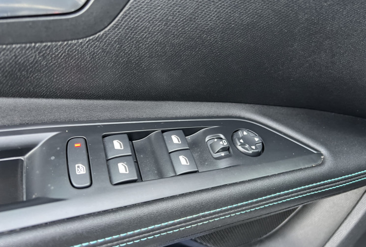 Peugeot 5008 Phase 2 1.5 BlueHDi EAT8 130 cv 7 Places / ALLURE / Attelage