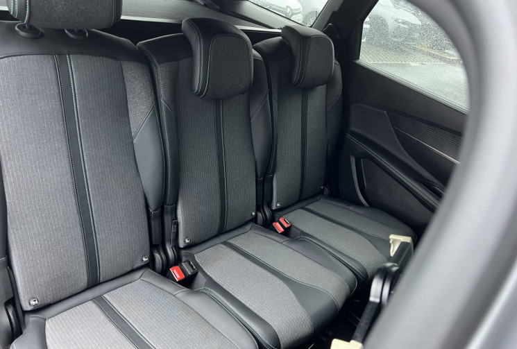 Peugeot 5008 Phase 2 1.5 BlueHDi EAT8 130 cv 7 Places / ALLURE / Attelage