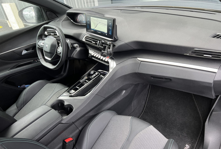 Peugeot 5008 Phase 2 1.5 BlueHDi EAT8 130 cv 7 Places / ALLURE / Attelage