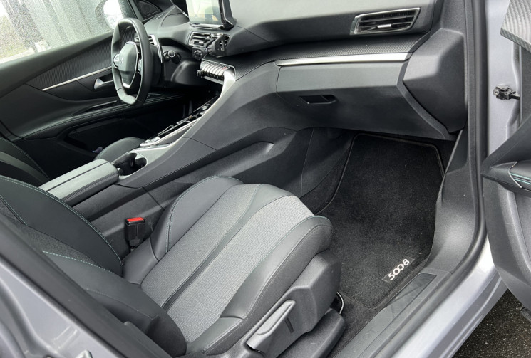 Peugeot 5008 Phase 2 1.5 BlueHDi EAT8 130 cv 7 Places / ALLURE / Attelage
