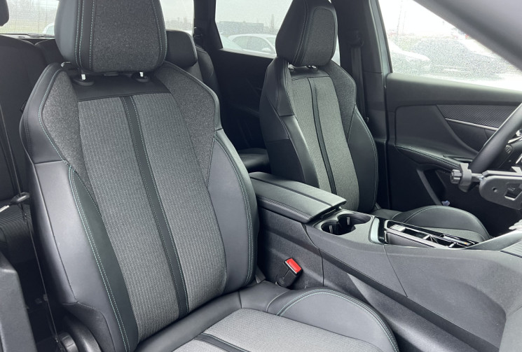 Peugeot 5008 Phase 2 1.5 BlueHDi EAT8 130 cv 7 Places / ALLURE / Attelage