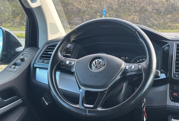 Volkswagen CARAVELLE 2.0 TDI DSG7 204CV T6.1 DOUBLE CABINE CARAT