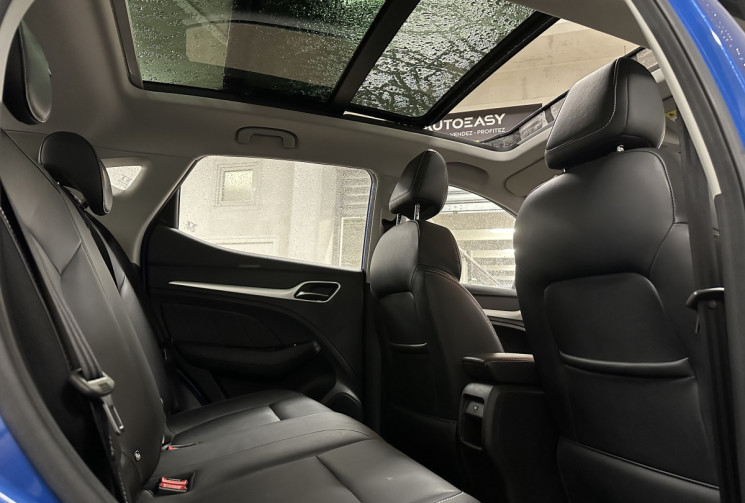 MG ZS  143 / Luxury /  Garantie constructeur / Toit ouvrant / CarPlay