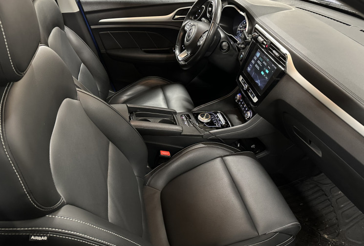 MG ZS  143 / Luxury /  Garantie constructeur / Toit ouvrant / CarPlay