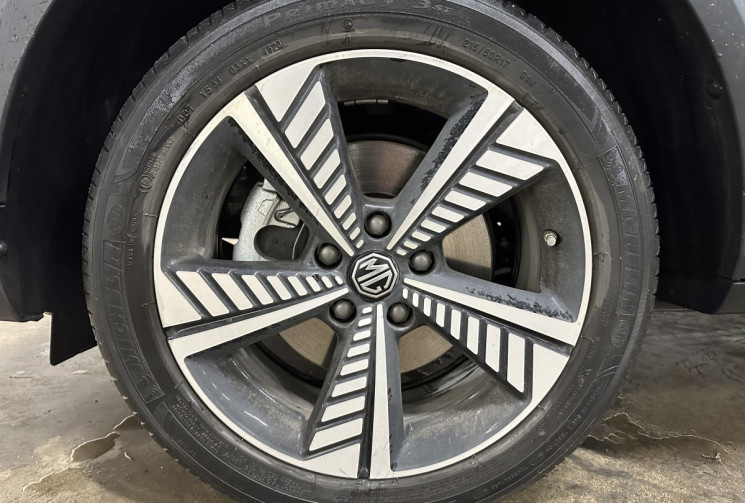 MG ZS  143 44,5kWh / Luxury /  Garantie constructeur / Toit ouvrant / CarPlay