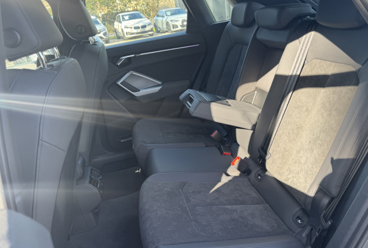 Audi Q3   35 TFSI 150 S-Line S-tronic 7 Mild Hybrid  / Entretien AUDI / Carplay / Sièges chauffant 