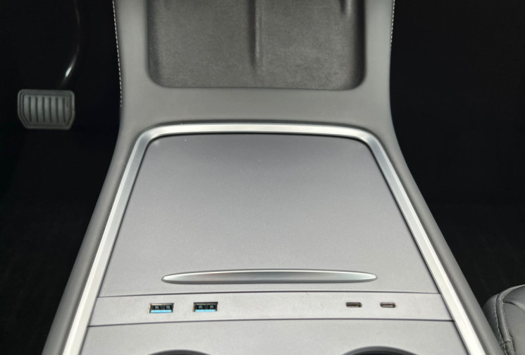 Tesla Model Y Standard RWD Plus MY 22 + option *Pilote automatique pleine capacité*