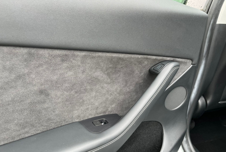 Tesla Model Y Standard RWD Plus MY 22 + option *Pilote automatique pleine capacité*