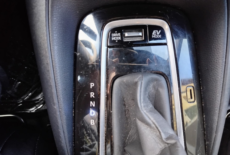 Toyota COROLLA TOURING SPT 122h BV CVT Dynamic Business