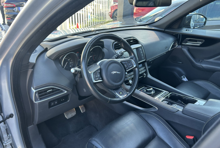 Jaguar F-Pace 2.0 D180 AWD R-SPORT BVA9 * TOIT OUVRANT * FEUX LED * CAMERA