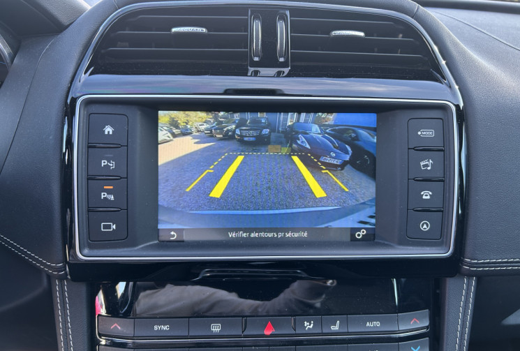 Jaguar F-Pace 2.0 D180 AWD R-SPORT BVA9 * TOIT OUVRANT * FEUX LED * CAMERA