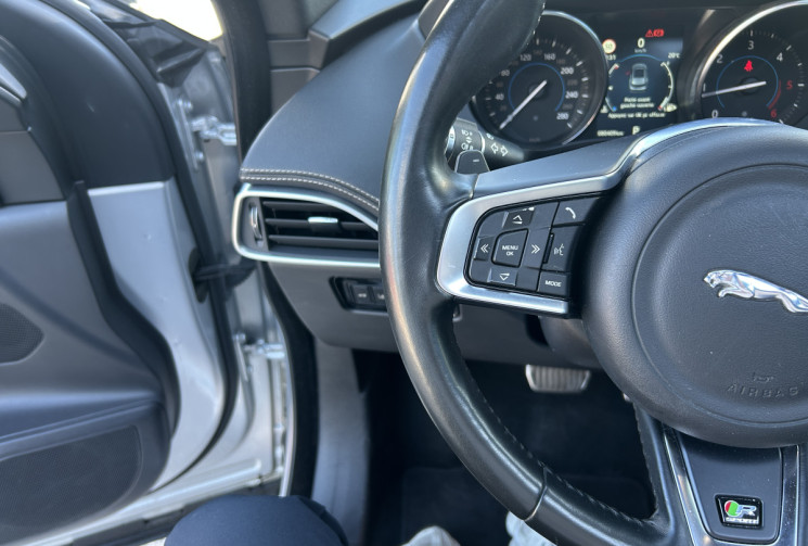 Jaguar F-Pace 2.0 D180 AWD R-SPORT BVA9 * TOIT OUVRANT * FEUX LED * CAMERA