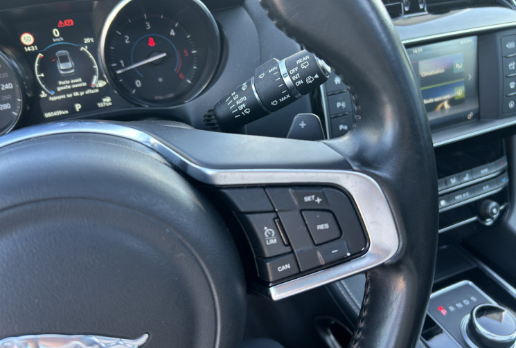 Jaguar F-Pace 2.0 D180 AWD R-SPORT BVA9 * TOIT OUVRANT * FEUX LED * CAMERA