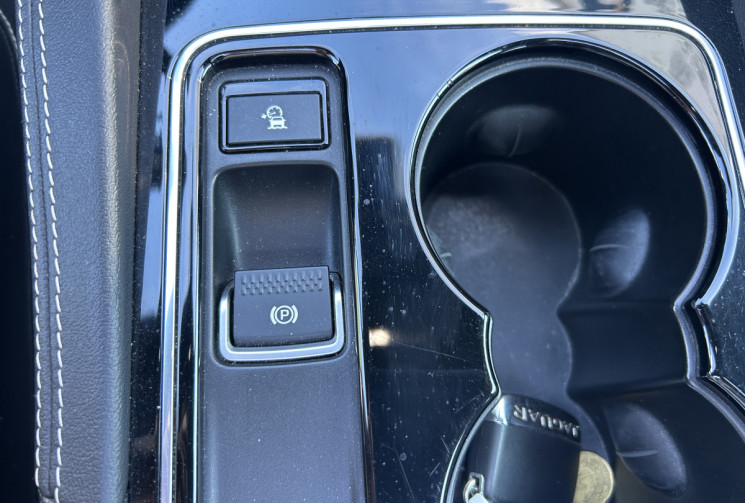 Jaguar F-Pace 2.0 D180 AWD R-SPORT BVA9 * TOIT OUVRANT * FEUX LED * CAMERA