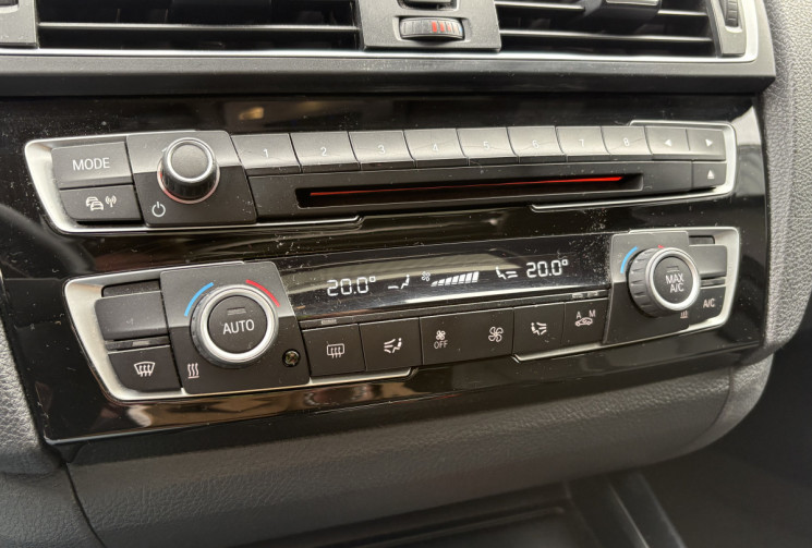 BMW Série 1 116d F20 LCI Urban chic 116cv * Steptronic  8 * Toit Ouvrant * Carplay * Radars Av Ar