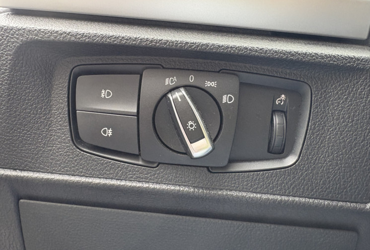 BMW Série 1 116d F20 LCI Urban chic 116cv * Steptronic  8 * Toit Ouvrant * Carplay * Radars Av Ar