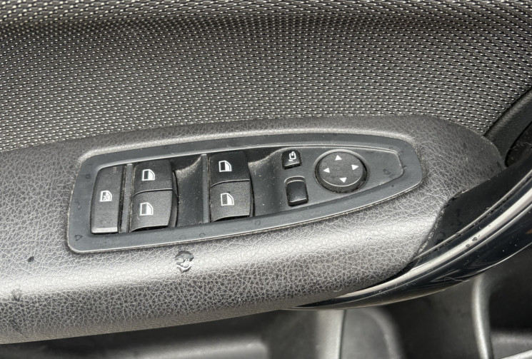 BMW Série 1 116d F20 LCI Urban chic 116cv * Steptronic  8 * Toit Ouvrant * Carplay * Radars Av Ar