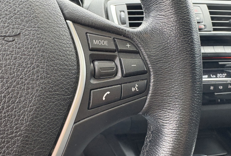 BMW Série 1 116d F20 LCI Urban chic 109cv * Steptronic  8 * Toit Ouvrant * Carplay * Radars Av Ar