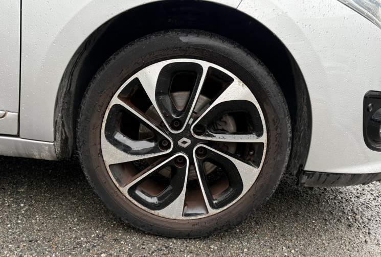 Renault Megane III BOSE 130cv TCE * Ecran * Caméra * Régulateur * Entretien Complet