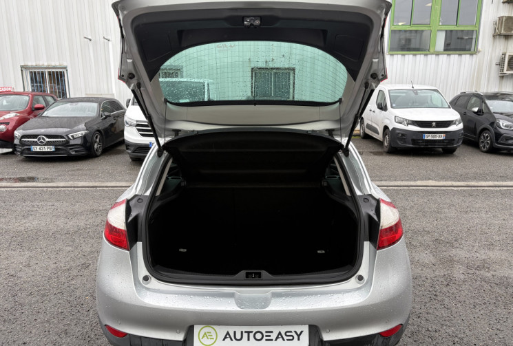 Renault Megane III BOSE 130cv TCE * Ecran * Caméra * Régulateur * Entretien Complet