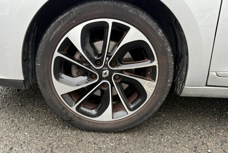 Renault Megane III BOSE 130cv TCE * Ecran * Caméra * Régulateur * Entretien Complet