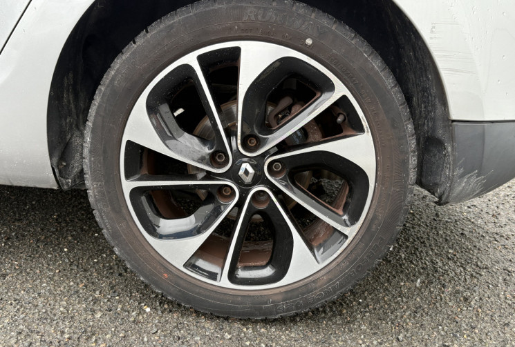 Renault Megane III BOSE 130cv TCE * Ecran * Caméra * Régulateur * Entretien Complet