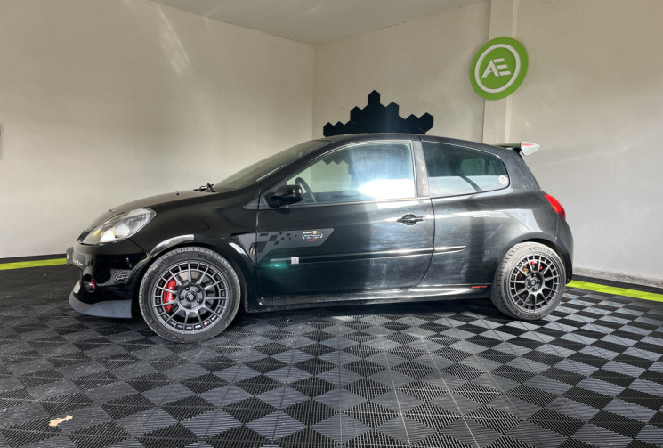 Renault Clio 3RS 2.0 16v Renault Sport F1 Team 